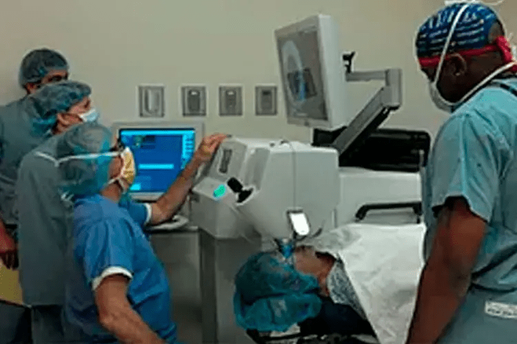 Cirurgia Refrativa em São José dos Pinhais: uma Vida sem Óculos - Dr. Bruno  Franco - Oftalmologista em São José dos Pinhais